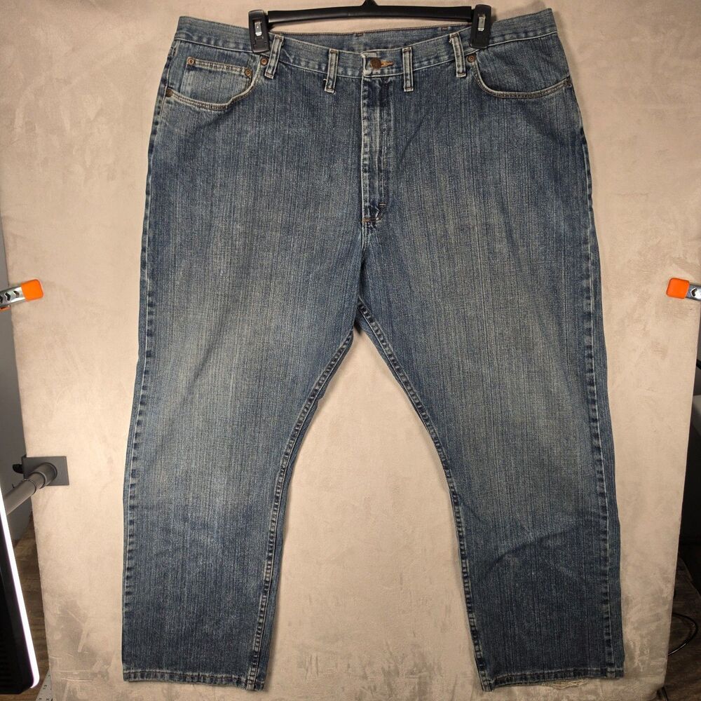 Wrangler Mens Jeans 44x32 Relaxed Straight Leg Medium Wash Blue Denim 97LRWMT